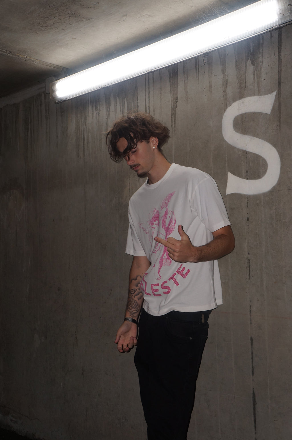 TEE Angels Black And White.